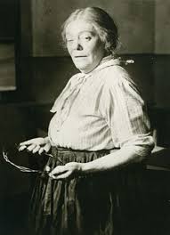 Grave the grave existed until 2001. does this mean something happened to the grave in 2001 and it no longer exists, or is this just a clumsy translation from some other language, probably german, and just means the grave still existed in 2001? Fotogalerie Rosa Valetti Filmportal De