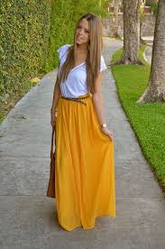 How To Wear Maxi Skirts Yellow Maxi Skirts Maxi Skirt Outfits Yellow Maxi
