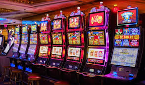 What is a Slot and How Do Slot Machines Work