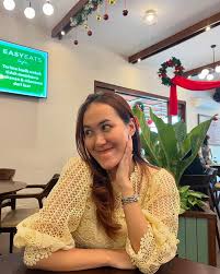 messy and always messy.