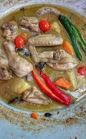 Hi semua, kali ini che nom nak kongsikan resepi ayam masak kurma. Resepi Telur Masak Kurma Mudah