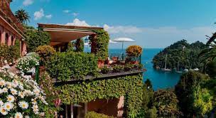 While levanto is certainly a possibility, i'd use that only if you can't find accommodations in one of the towns. Cinque Terre Romantische Hotels