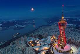 Da konnten wir doch tatsächlich herrn und frau osterhase auf unseren aussichtsturm flitzen sehen. Advent Am Worthersee Pyramidenkogel Der Advent Uber Den Wolken