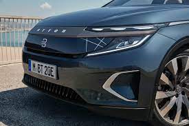 Always specify the type attribute for a <button> element, to tell browsers what type of button it is. Byton M Byte