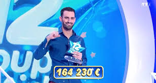 Appreaing first as a contestant in reality programs, she entertains her notoriety via appearances in television programs and her fashion blog. Les 12 Coups De Midi Bruno En Route Vers Une Troisieme Etoile Mysterieuse Et Une Cagnotte De 200 000 Euros Sur Tf1 Toutelatele