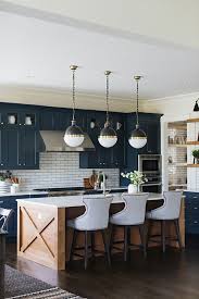 1001 Idees De Cuisine Bleu Nuit Et A Quelle Couleur L Associer Cuisine Moderne Interieur Moderne De Cuisine Cuisine Moderne Blanche