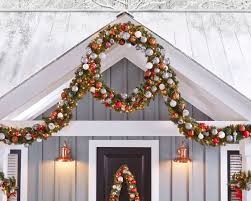 Trees, shrubs, and natural plant decor. Martha Stewart On Twitter I Ll Be Live On Https T Co Ims4flcna5 Today At 4pm Est Sharing Outdoor Holiday Decor Ideas Homedepot Facebooklive Holidaydecor Diy Https T Co Ysqu168fdj
