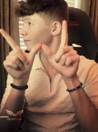 Calum Bell's Instagram, Twitter & Facebook