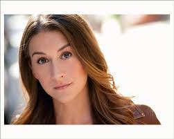 Deborah Rayne's Instagram, Twitter & Facebook