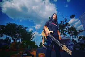 Pupun gitaris kapten band asal kuningan tetap eksis dan pilih tinggal di kuningan. Pupun Kapten Dudiyawan Posts Facebook