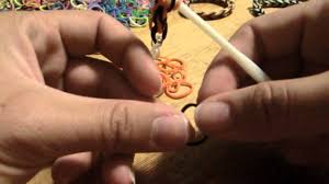 Die angesagten loom bänder selber zu machen ist nicht so kompliziert, wie es aussieht. Gummi Armbander Basteln Anleitungen Zum Knupfen