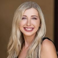 Amanda Deluca's Instagram, Twitter & Facebook