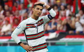 Cristiano ronaldo, este lunes en budapest durante la rueda de prensa previa al primer partido de portugal en la eurocopa. Ysfq1vp8zosh4m