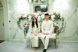 Yang mulia tengku puteri iman afzan, tengku ilisha ameera dan tengku ilyana merupakan antara puteri yang dimaksudkan adalah yang mulia tengku puteri iman afzan, 26 yang telah disatukan pasangan diraja itu selamat dinikahkan oleh tengku abdullah sendiri dalam sebuah majlis tertutup. Pin On Wedding With Mr N