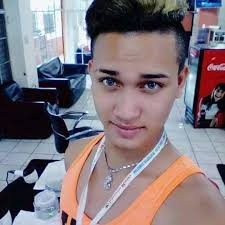 AHORA ESQUIPULAS, CHIQUMULA MATAN A BARBERO NAUN OTONIEL ROSALES GUARDADO,  CONOCIDO COMO "EL CATRACHO" FUE ATACADO POR SUJETOS DESCONOCIDOS. EN UNA  BARBERÍA. La victima fue atacada por sujetos desconocidos cuando trabajando  dentro