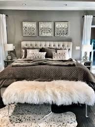 23 How To Create A Master Bedroom That Is Cozy And Cute Masterbedroom Bedroomdesign Maste Gray Master Bedroom Chic Bedroom Design Bedroom Decor For Couples