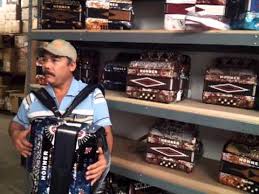 Causa sorpresa la decisión del artista; Reynaldo Gonzalez Los Cardenales De Nuevo Leon 2013 Youtube