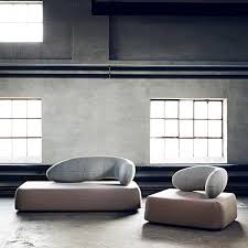Our fabric and leather upholstery pieces are tailored by hand in our north american workshops. Chat Sofa Design Und Softline Von Softline