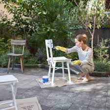 So Werden Gartenmobel Fit Fur Den Fruhling Gartenmobel Gartenstuhl Plastik Gartenstuhle