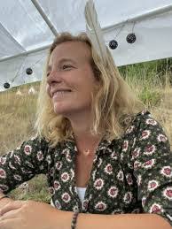 Linda Wessels's Instagram, Twitter & Facebook