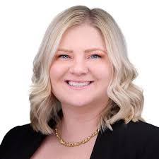 Holly Boyer's Instagram, Twitter & Facebook