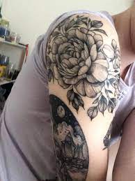 Botanical Flowers Done By Thomas Bates At Indigo Tattoo In Norwich Uk Tatuajes Botanica Tinte