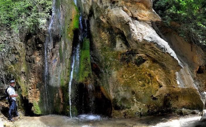 Un día entre las cascadas de Prado Negro en Granada | Ideal