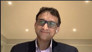 Honors College students talk with Royal Society of Medicine Academic Chair