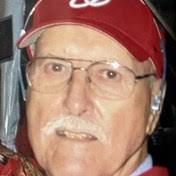 Derek Muse's Instagram, Twitter & Facebook