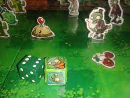 Este juego de mesa está pensado para una duración aproximada de 60 minutos y pueden jugar de 2 a 6 jugadores. Juego De Mesa Plantas Vs Zombis Juegos Cibertronik