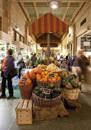 Eataly Nyc Flatiron Is A Vibrant Italian Marketplace That Features An Array Of Cafes Counters Restaurants And A Coo Eataly Cooking Classes Nyc New York Eats