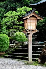 Wooden Japanese Lantern Google Search Japanese Lanterns Outdoor Lighting Garden Lanterns