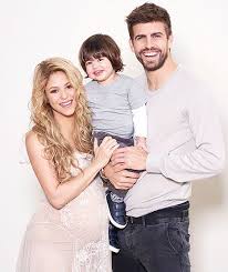 Still Pregnant Shakira Gerard Pique Fete Baby Shower With Son Milan Shakira Baby Shakira And Gerard Pique Shakira