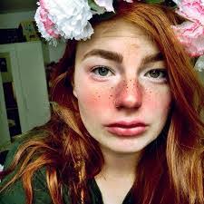 Lina Beck's Instagram, Twitter & Facebook