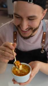 Nowy ebook Urszuli Janusz: „Kocham ciasto parzone”! 🤤🤍 Poznaj tajemnicę  prostego oraz idealnego ciasta parzonego. I twórz pyszne eklerki oraz  chrupiące ptysie w domowym zaciszu 🏠🥣. 👉🏻 Praktyczne porady 👉🏻  Sprawdzone przepisy