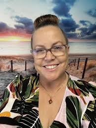 Roxanne Wolfe's Instagram, Twitter & Facebook