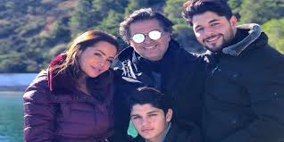 >صور عائلة الفنان راغب علامة وزوجتة صور اولاده 2011.family pictures ragheb alameh صور راغب علامة وزوجتة صور اولاد راغب علامة 2011صور راغب علامة وزوجتة واولادة صور عائلة الفنان راغب علامة وزوجتة صور اولاده 2011.family pictures ragheb alameh Ø¨Ø§Ù„ØµÙˆØ± Ø±Ø§ØºØ¨ Ø¹Ù„Ø§Ù…Ø© Ø¹Ù„Ù‰ Ø¥Ø­Ø¯Ù‰ Ø´ÙˆØ§Ø·Ø¦ Ø§Ù„ÙŠÙˆÙ†Ø§Ù† ÙÙ‰ Ø­Ø¶Ù† Ø¹Ø§Ø¦Ù„ØªÙ‡ Ø§Ù„Ù…ÙˆÙ‚Ø¹ Ù†ÙŠÙˆØ²