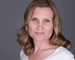 We could not be more excited to welcome Lindsey Kulics to the LivSkin team!  Read a little about her here: Lindsey is one of the Midwest's most  experienced laser/skincare technicians. She is