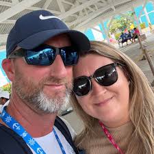 Hey does anyone know if any glass bottom boats are running ATM?