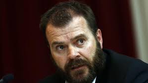 Huon councillor resigns at meeting