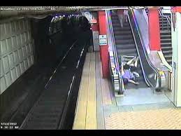 Terrible Accidente En Escaleras Electricas Youtube