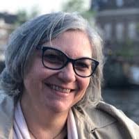 Elaine Moreschi's Instagram, Twitter & Facebook