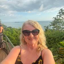 It's finally my family's turn to be here! I get vertigo sometimes though  but it hasn't shown up for months. Then last night at Boma, it hit so hard,  I had to