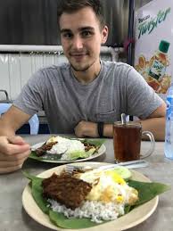 Serves a good, solid nasi lemak. Kuala Lumpur Kl Food Guide Indisch Chinesisch Malaiisch