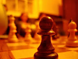 Jika anda penasaran tentang bagaimana cara memainkan shatranj, ada tautannya di sini. 40 Trend Terbaru Kata Motivasi Pion Catur Pena Bijak