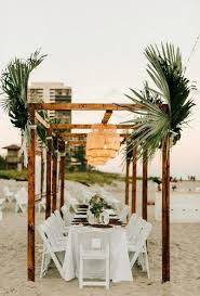 Beach supplies range from rope lanterns and lighthouse tea light holders to mini woodland sailboats and personalized themed garland. 18 Wonderful Tropical Wedding Decor Ideas Paperblog