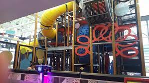♡ twitter head inside the old location of the world's largest entertainment mcdonald's before it closed to. America S Largest Mcdonald S In Orlando Serves Custom Pizza Pasta