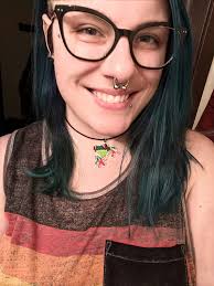 I'm obsessed with my new frog ornament !!