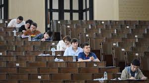 Kamu kurumlarında memur olmak için lise, önlisans, lisans mezunu vatandaşların katılım sağladığı kpss sınavında bir yere atanmak için en az 60 puan almak gerekiyor. Kpss Ortaogretim Baraj Puani 2020 Kac Kpss De Baraj Puani Var Mi