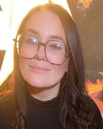 Jennifer Shepler's Instagram, Twitter & Facebook